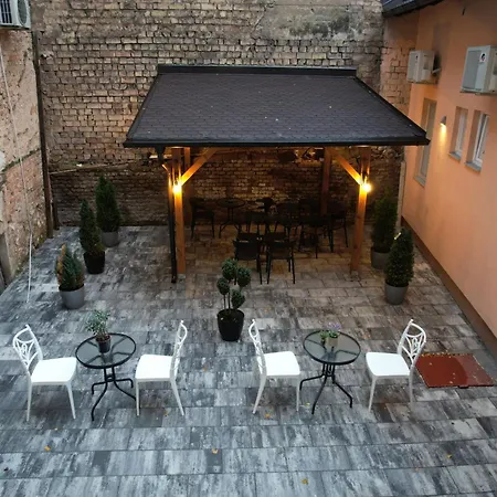 Hideaway & * Sarajevo