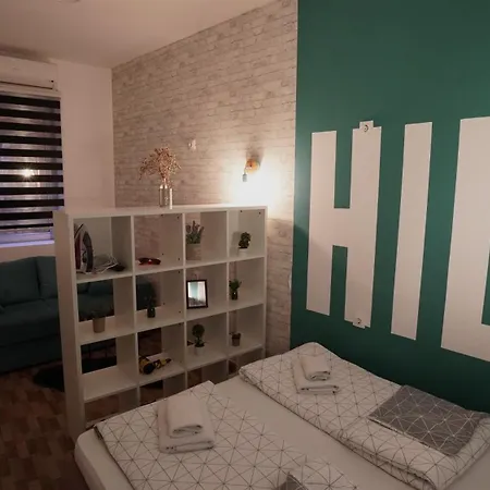 Hideaway & * Sarajevo