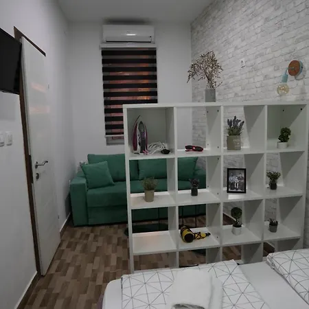Hideaway & Sarajevo