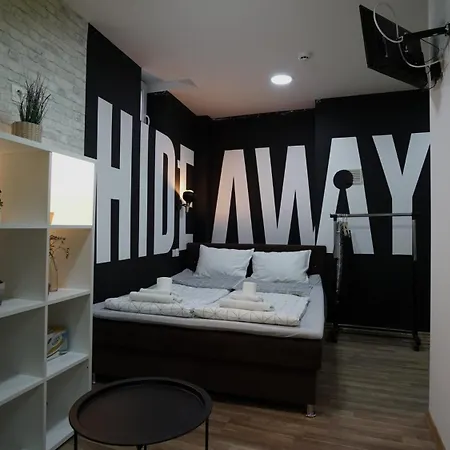 Hideaway & * Sarajevo